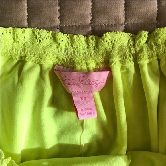 Lilly Pulitzer Marble Top - Picture 6 of 6